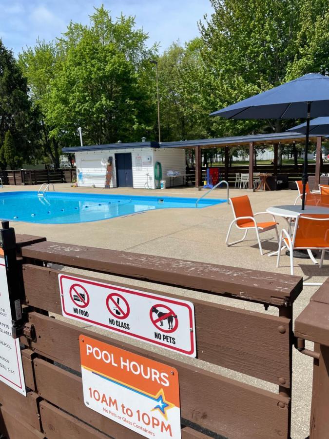 Starlite Resort Saugatuck Extérieur photo