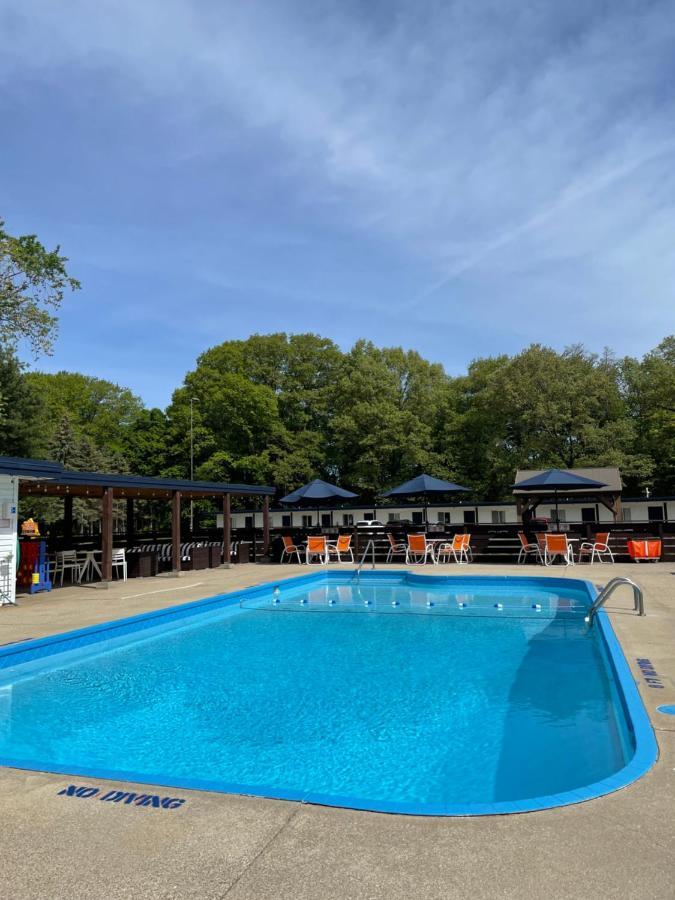 Starlite Resort Saugatuck Extérieur photo