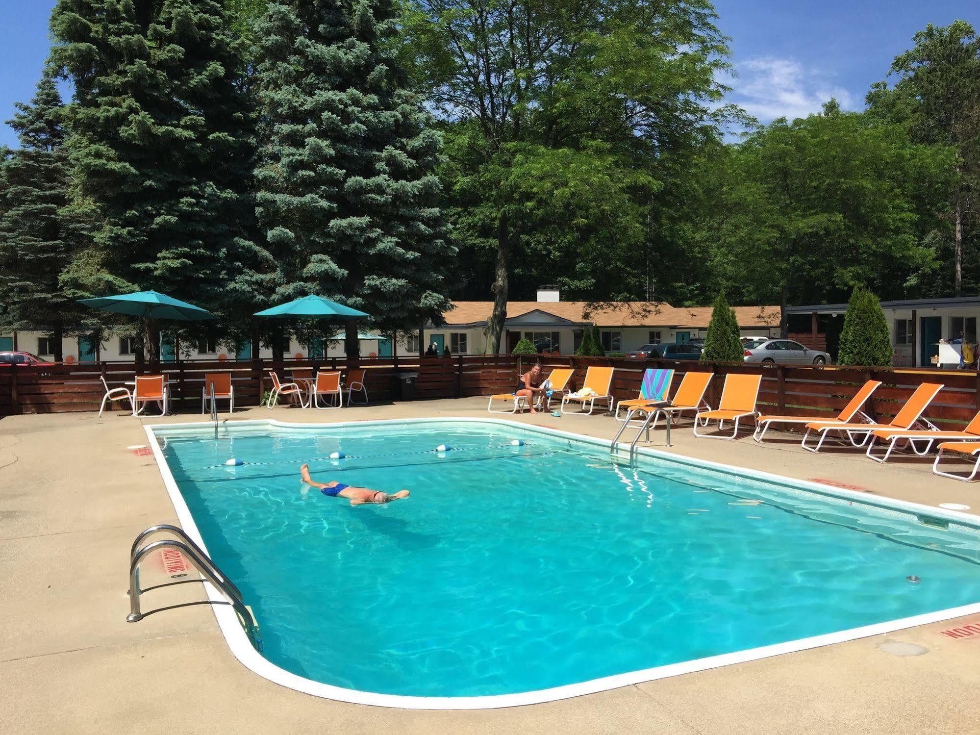 Starlite Resort Saugatuck Extérieur photo